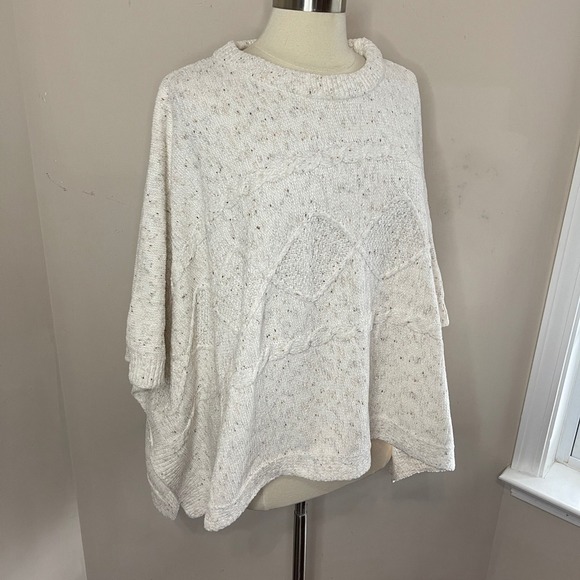 NWOT WORLD MARKET Ivory Speckle Chenille Cable Knit Sweater Poncho, One Size - Picture 2 of 12
